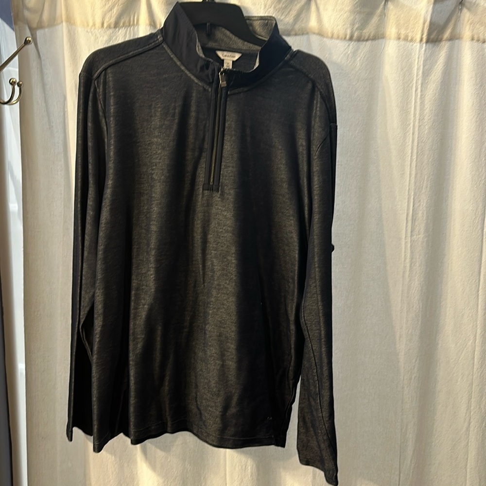 Men’s extra large Calvin Klein quarters soup